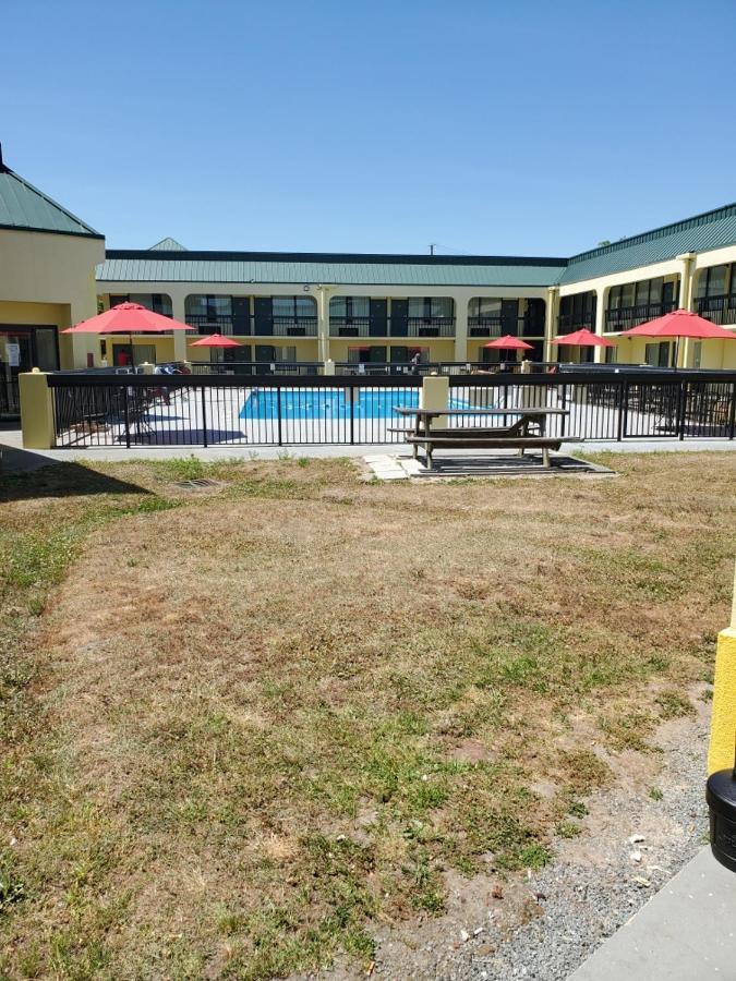 Red Carpet Inn Kinston Exterior foto